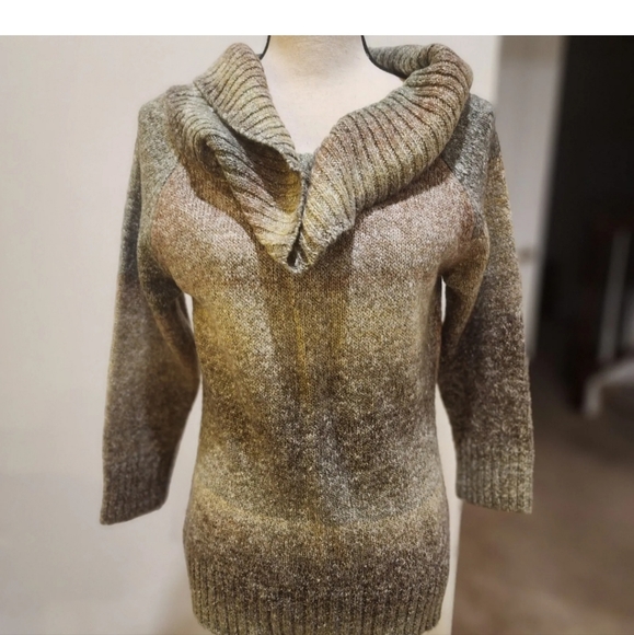 AGB pullover Cowl neck ombre sweater - Picture 7 of 7